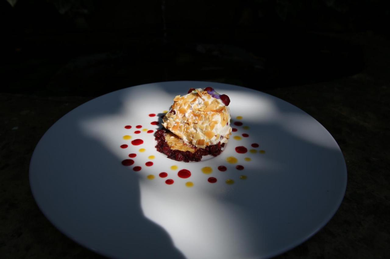 Le Castellas Hotel & Spa - Teritoria Collias 外观 照片