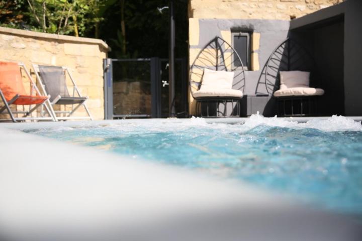 Le Castellas Hotel & Spa - Teritoria Collias 外观 照片