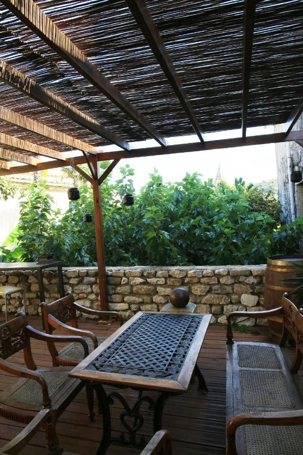 Le Castellas Hotel & Spa - Teritoria Collias 外观 照片