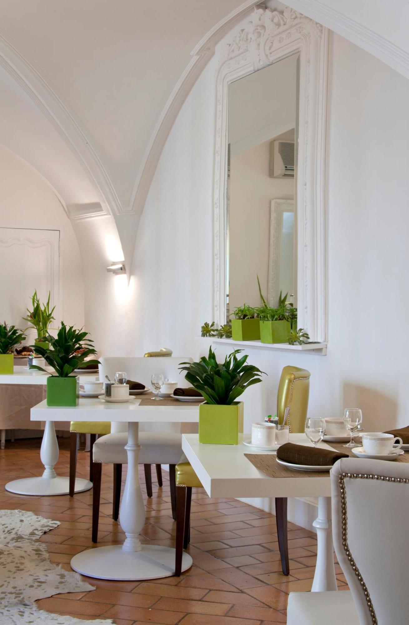 Le Castellas Hotel & Spa - Teritoria Collias 外观 照片