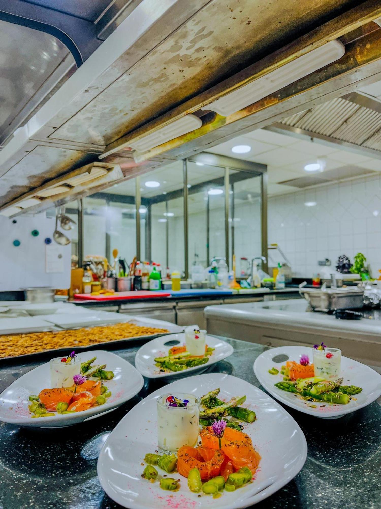 Le Castellas Hotel & Spa - Teritoria Collias 外观 照片